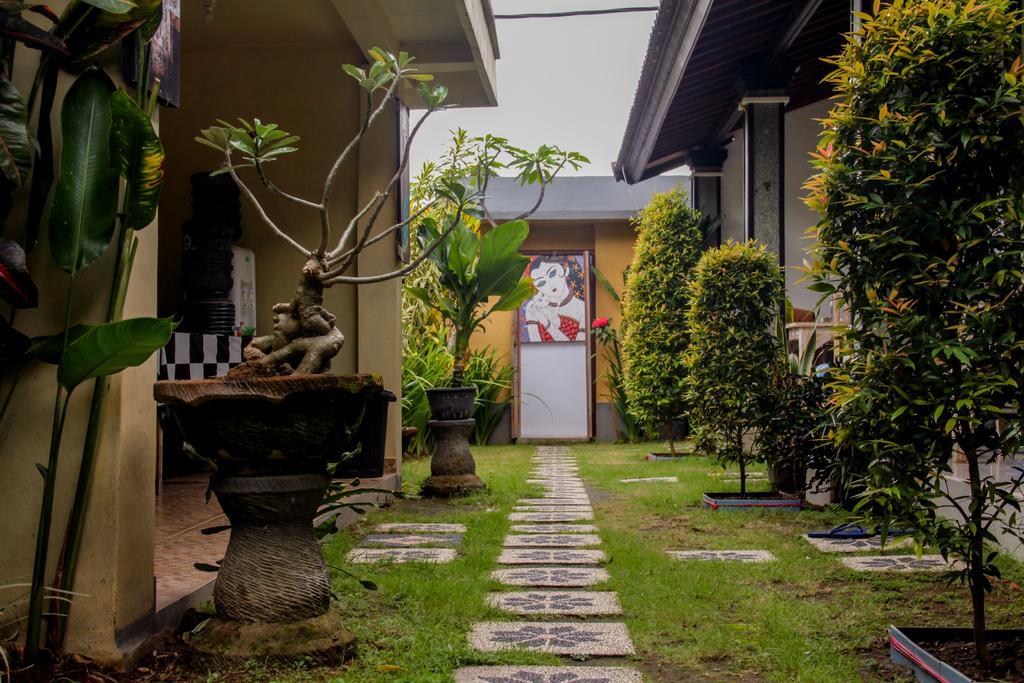 Nyoman Guesthouse Canggu Exterior foto