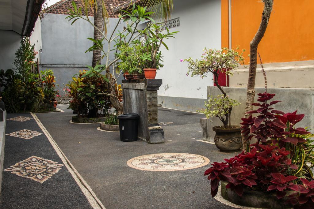 Nyoman Guesthouse Canggu Exterior foto