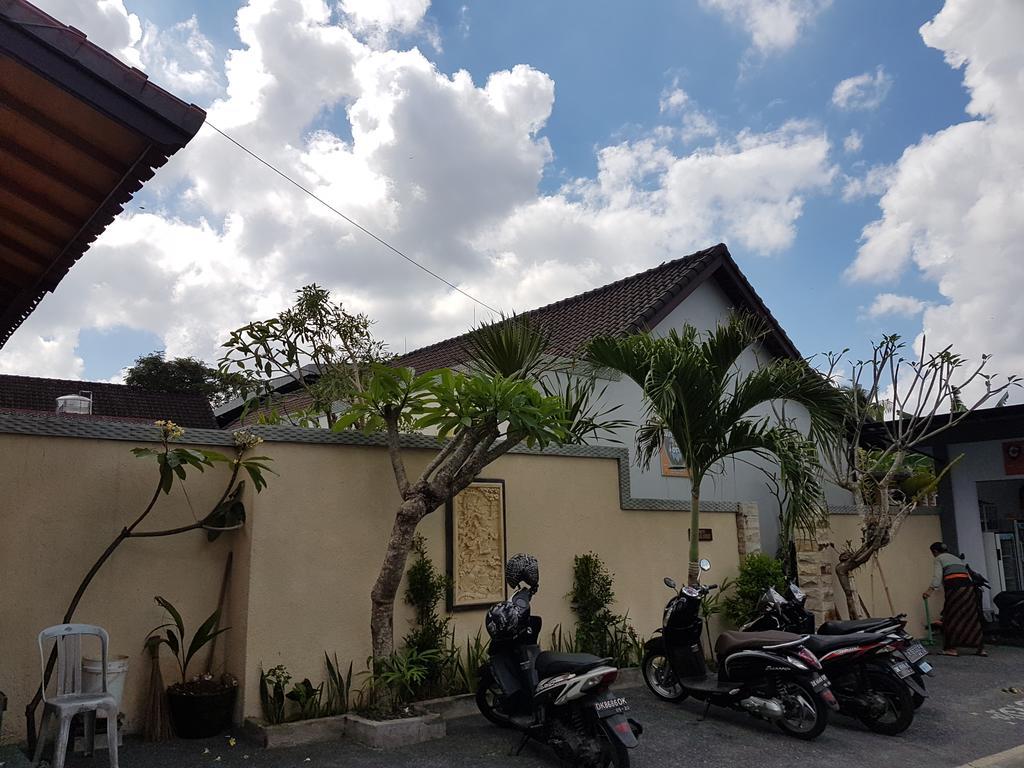 Nyoman Guesthouse Canggu Exterior foto